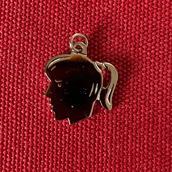 VTG I Paye & Baker I Sterling Silver I Girl Silhouette Profile Small Flat Charm - Picture 1 of 15